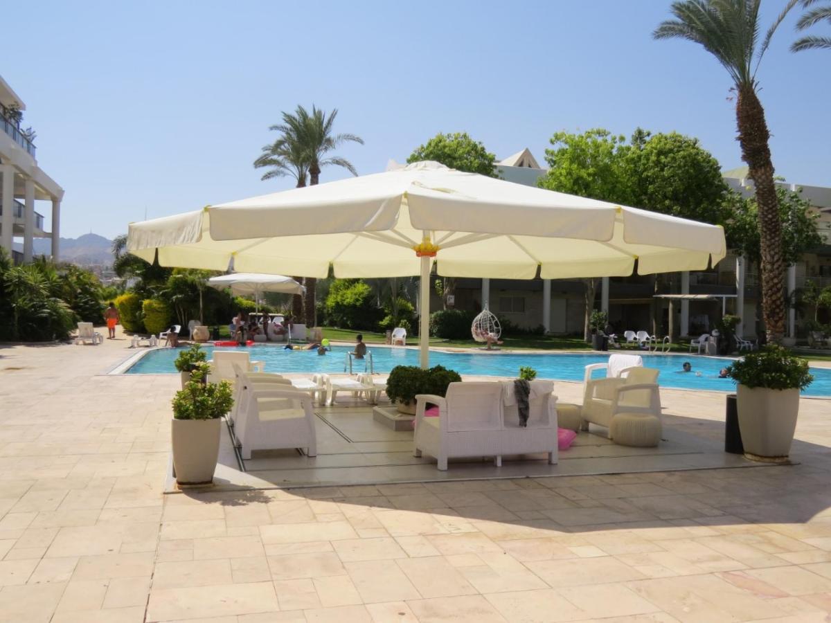 Royal Park- Magical Garden Apartment Ейлат Екстериор снимка